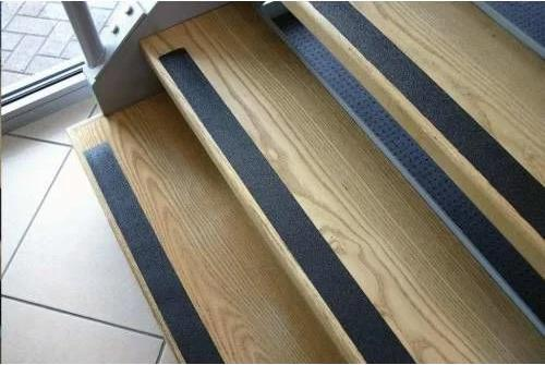Kupa Kaydırmaz Bant Sarı-Siyah Merdiven Zımparası - 25 mm X 15 mt